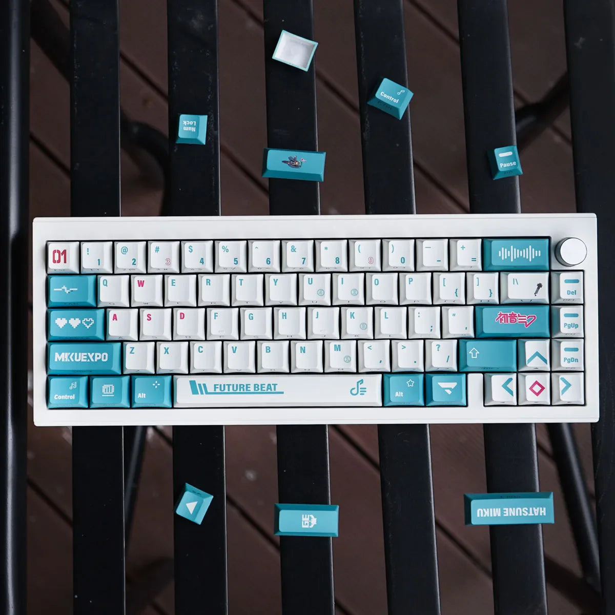 2024 New Miku Side Transparent 130 Key Mechanical Keyboard Keycap Pbt Thermal Sublimation Blue Original Factory Height 61/87